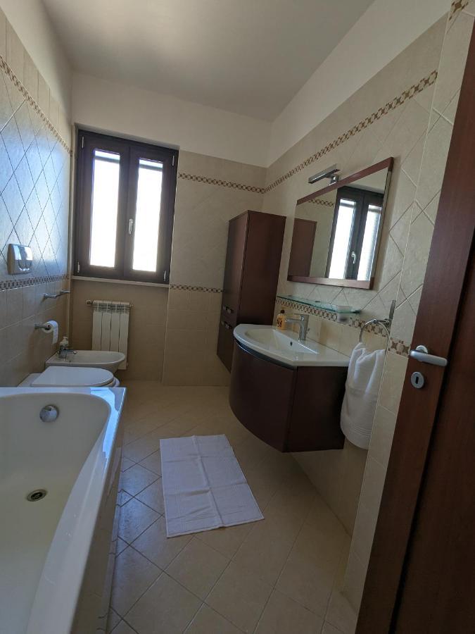 La Casa Dei Due Mari - Large Apartment With Parking Ταράντο Εξωτερικό φωτογραφία
