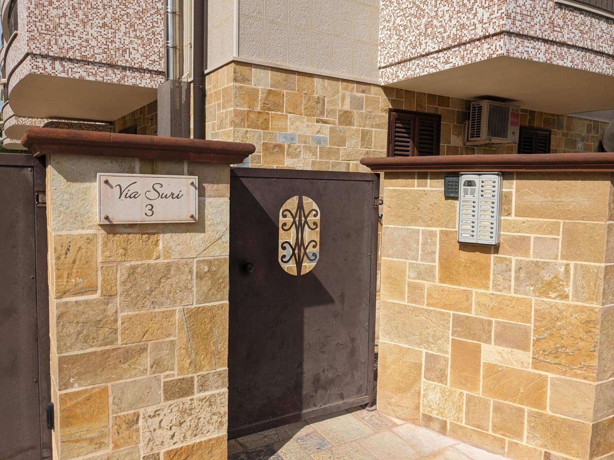 La Casa Dei Due Mari - Large Apartment With Parking Ταράντο Εξωτερικό φωτογραφία